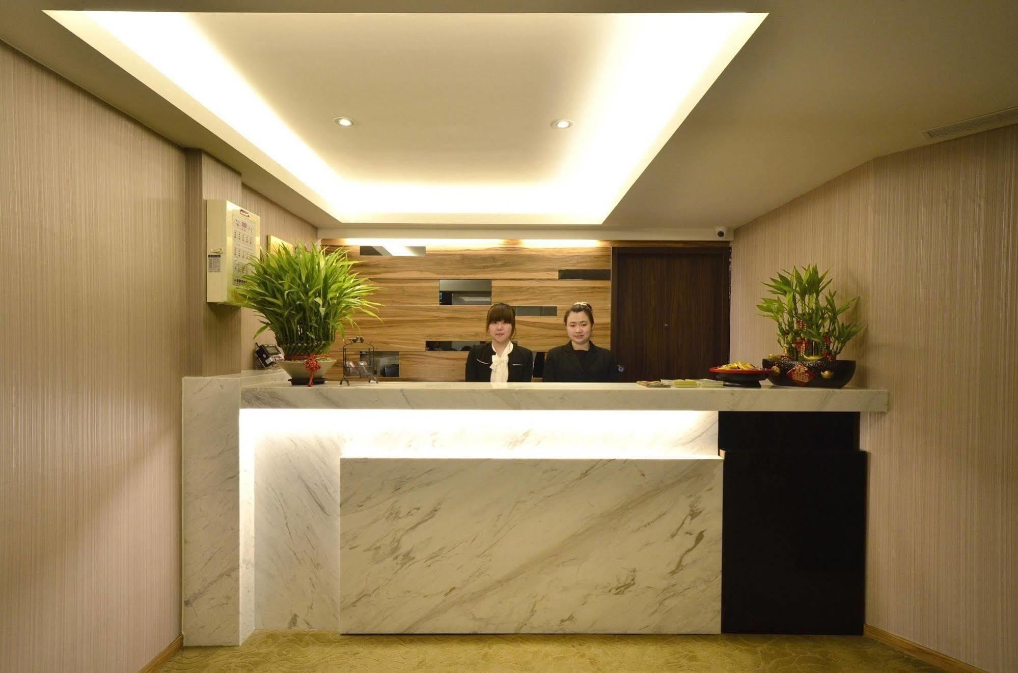 Готель 欣欣時尚旅店松山站 Тайбей Екстер'єр фото